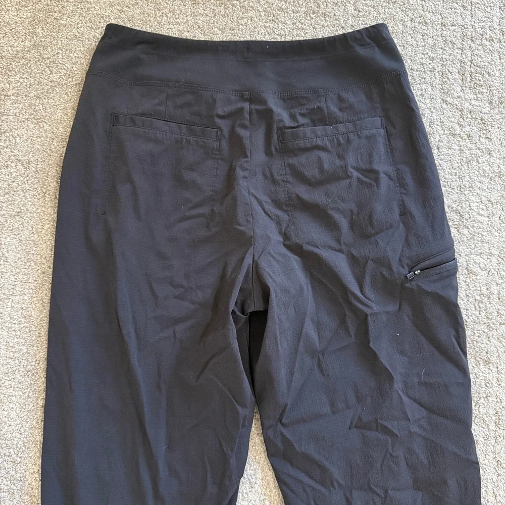 Athleta Trekkie North Joggers Black Hiking Pants Sz 6 Gorpcore Outdoor Trail
